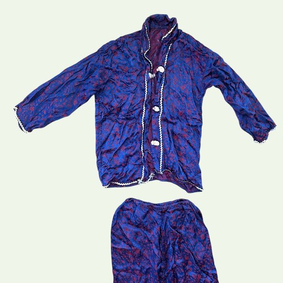 Vintage Silky Satin Pajama’s - Picture 2 of 10
